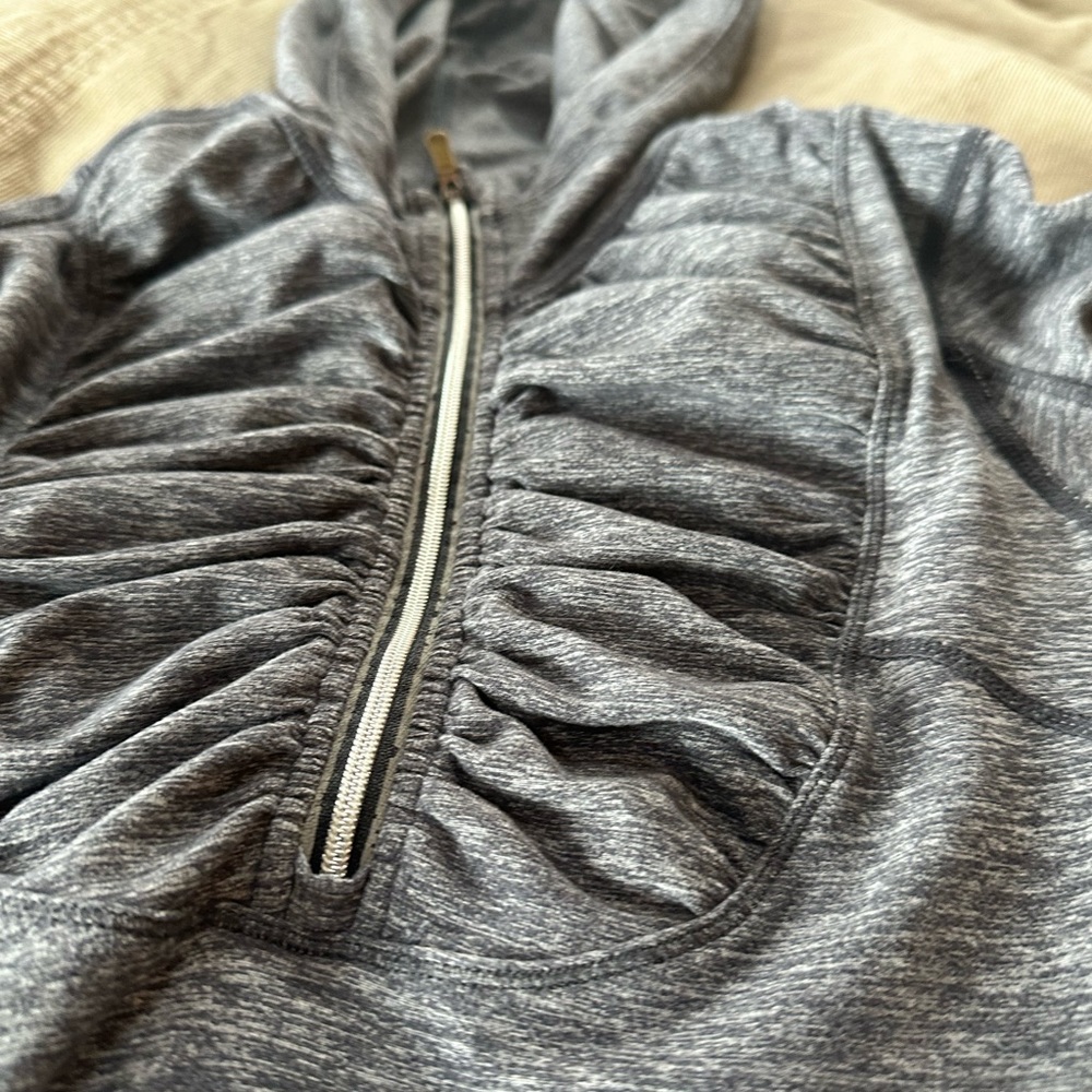 Lululemon scuba hoodie 3/4 zip lightly worn no tears no spots